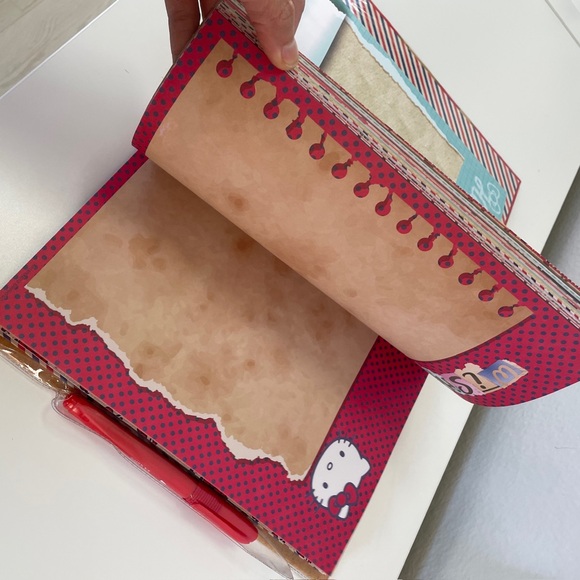 Sanrio HK Places I Like to Travel Journal - Picture 6 of 16